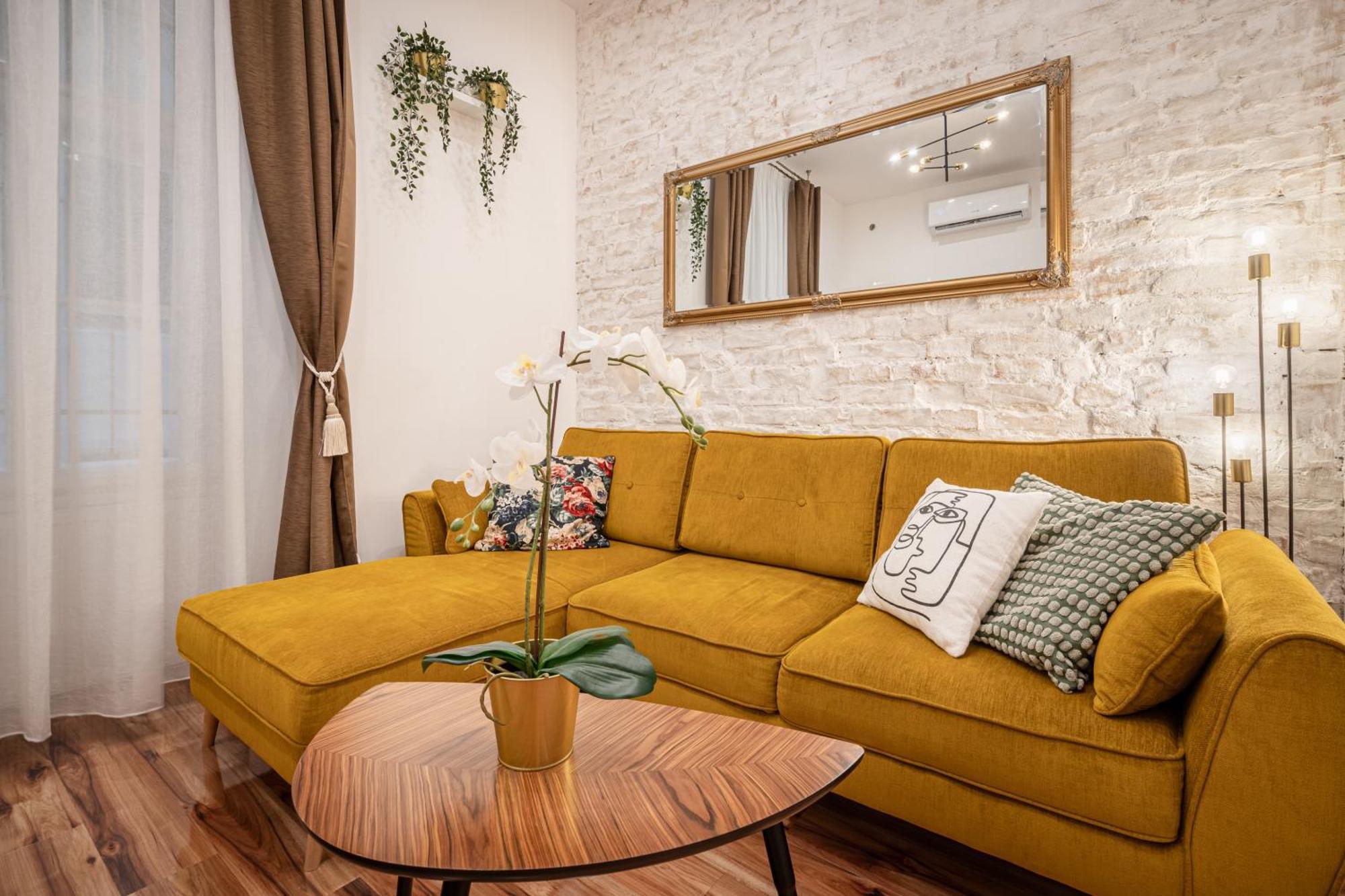 Architecture Fan'S Apartment Near Opera House Budapest Luaran gambar